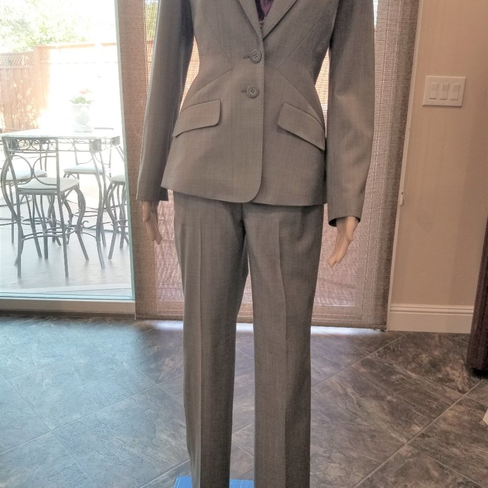 Suiting, Ann Klein Size 2 Gray